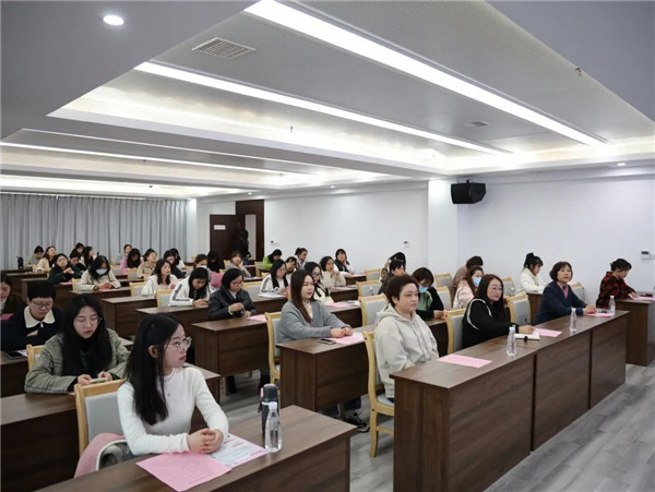 城投集團(tuán)開展關(guān)愛女性健康“兩癌”篩查專題知識講座