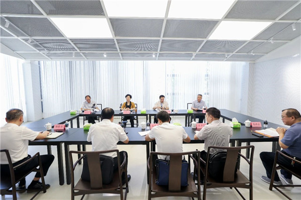 胡雪梅：珍惜寶貴資源資產 政企同心同向發力 共促全市經濟高質量發展