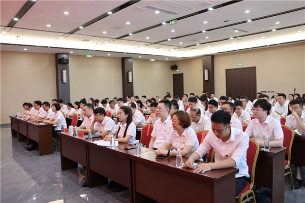 景德鎮(zhèn)城投集團(tuán)召開學(xué)習(xí)貫徹習(xí)近平新時(shí)代中國特色社會(huì)主義思想主題教育動(dòng)員會(huì)